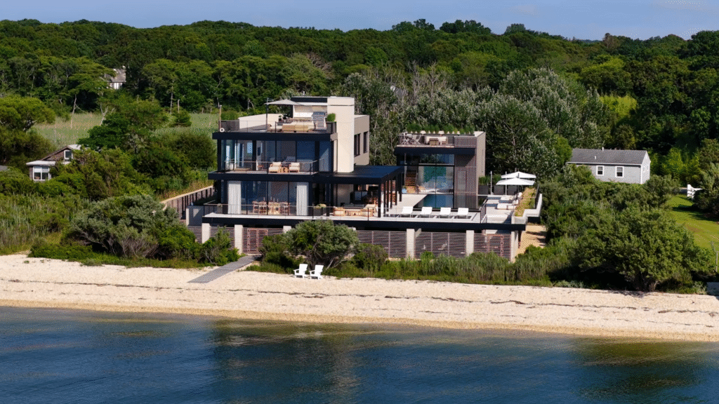 11 Beach Road - Full.00_00_00_00.Still001