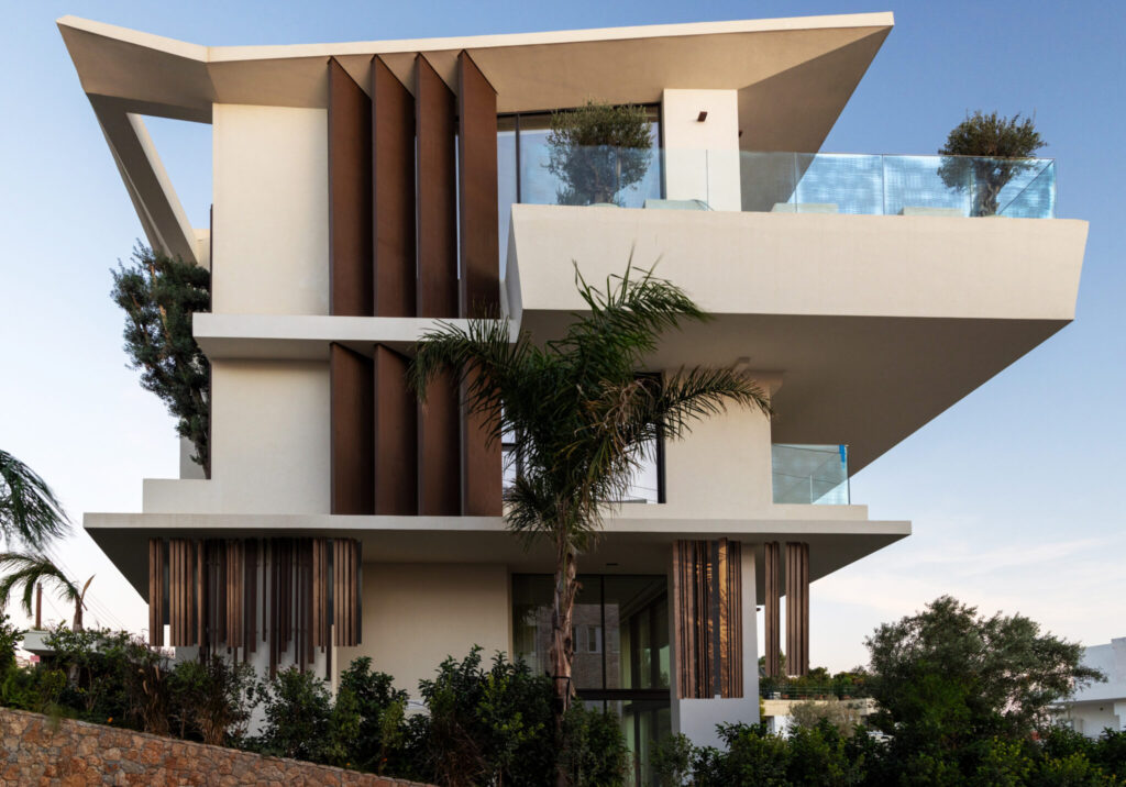 004_8025_ario_20241015-2-2048x1432